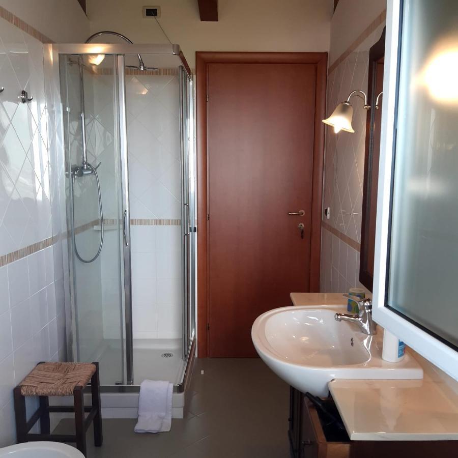 B&B Luna Blu Монтесильвано Экстерьер фото